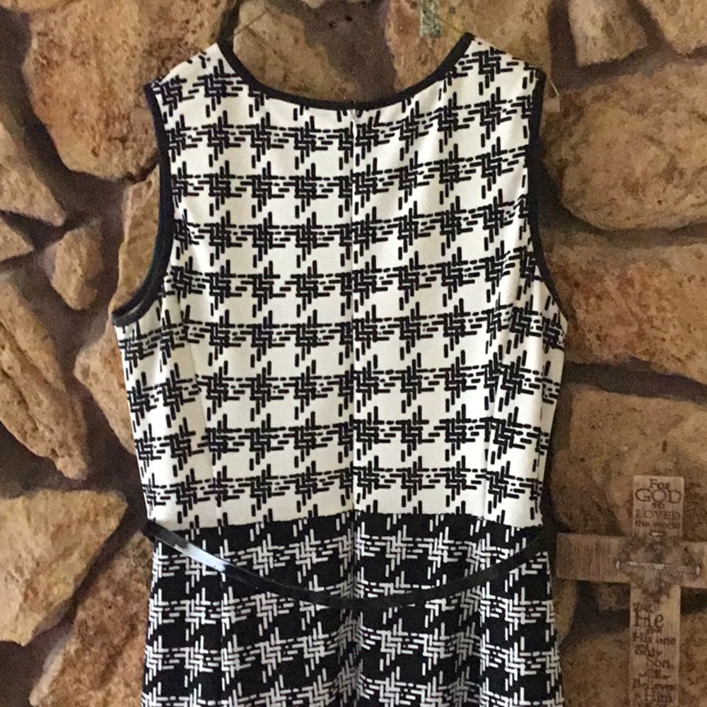 Black and white dress - Picture 2 of 5